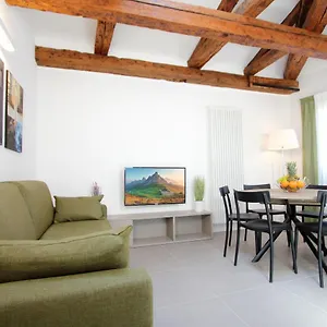Degli Artisti Apartment