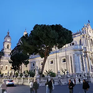 https://trinacria-catania-95100.catania-hotels.net