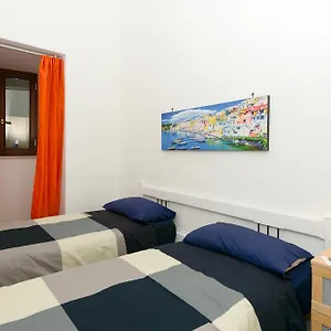 https://residenza-santa-chiara-naples.hotels-amalfi.com