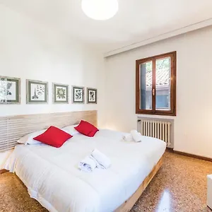 Ca' Roberta Apartment